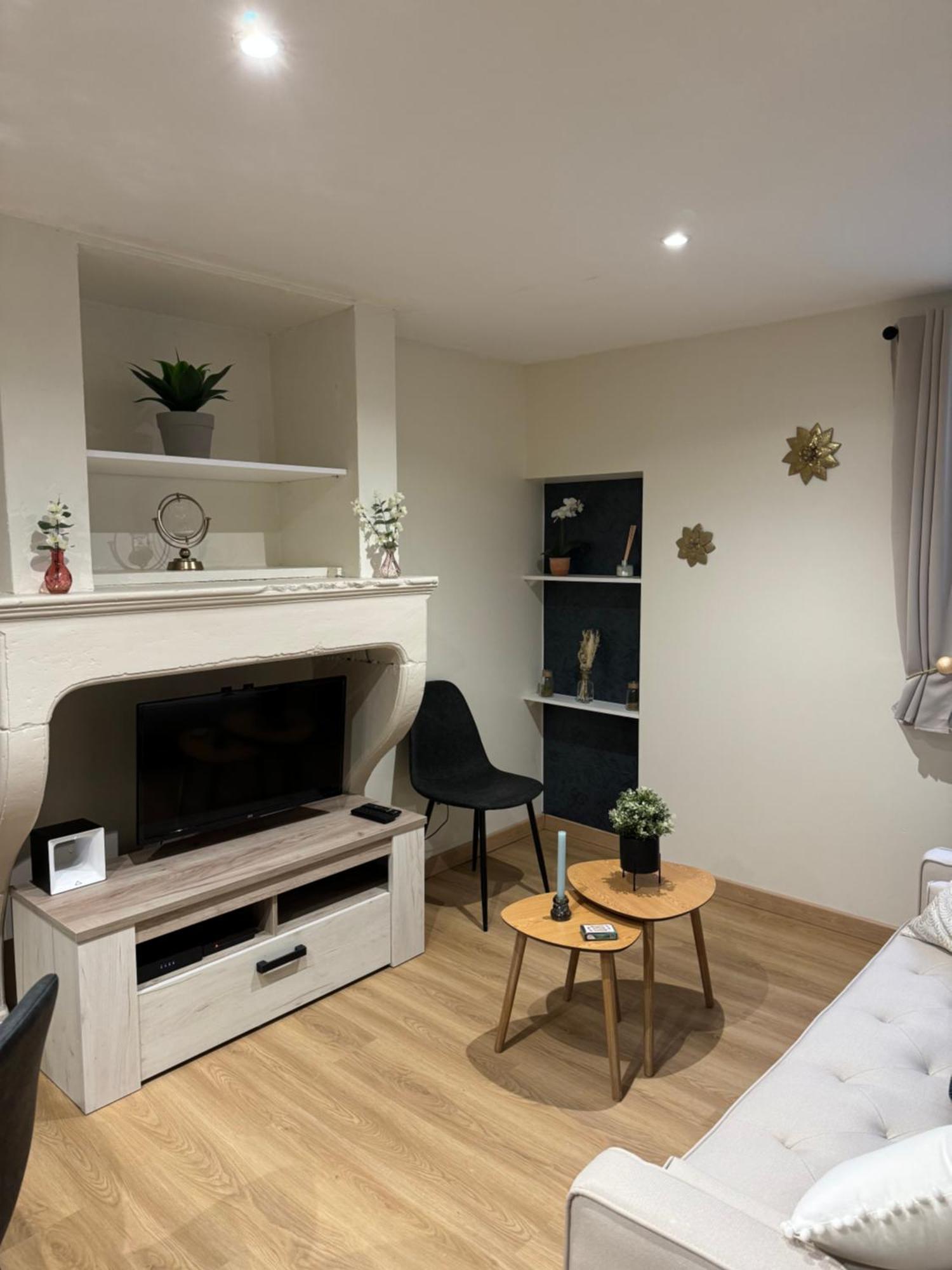 Nancy Blue Stan Apartment Ngoại thất bức ảnh